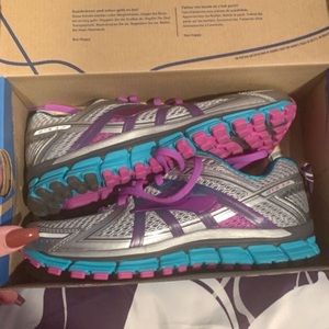 BRAND NEW | “BROOKS” GIRLS RUNNING SHOES | SIZE 7